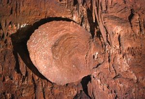 Disco de calcite nas Grand Caverns, Virginia @ JACrispim-CeGUL-SPE, 2009