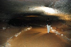 Galeria elíptica na Mammoth Cave @ JACrispim CeGUL-SPE, 2009